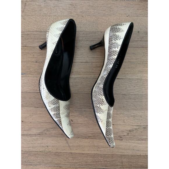 Sergio Rossi Vintage Pointy Snakeskin Slip on Kitten Heels Pumps Size 6 - Picture 2 of 4